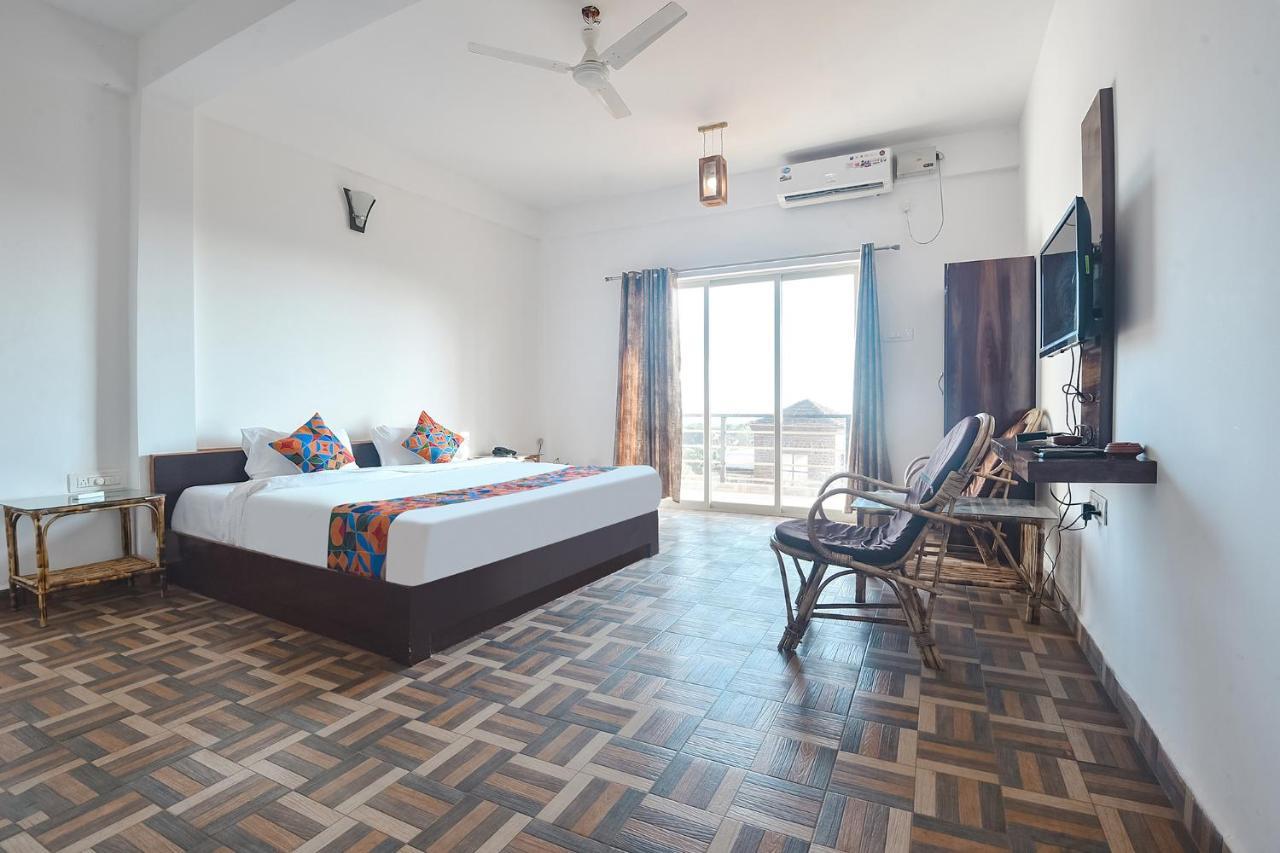 Fabexpress The Voyage Hotel Морджим Екстериор снимка
